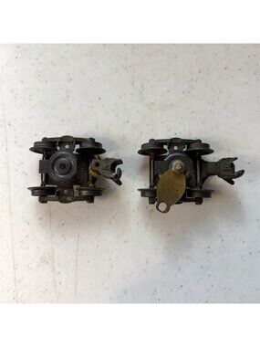 Vintage Lionel Bar-End Trucks w/Magnetic Coupler Set FC